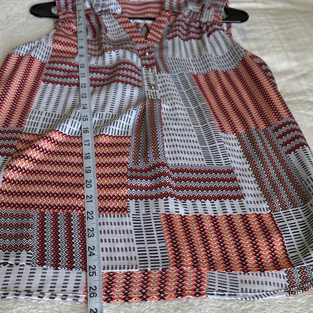 Dana Buchman Red and White Sleeveless Quarter Button Shirt Size Medium - Picture 8 of 11